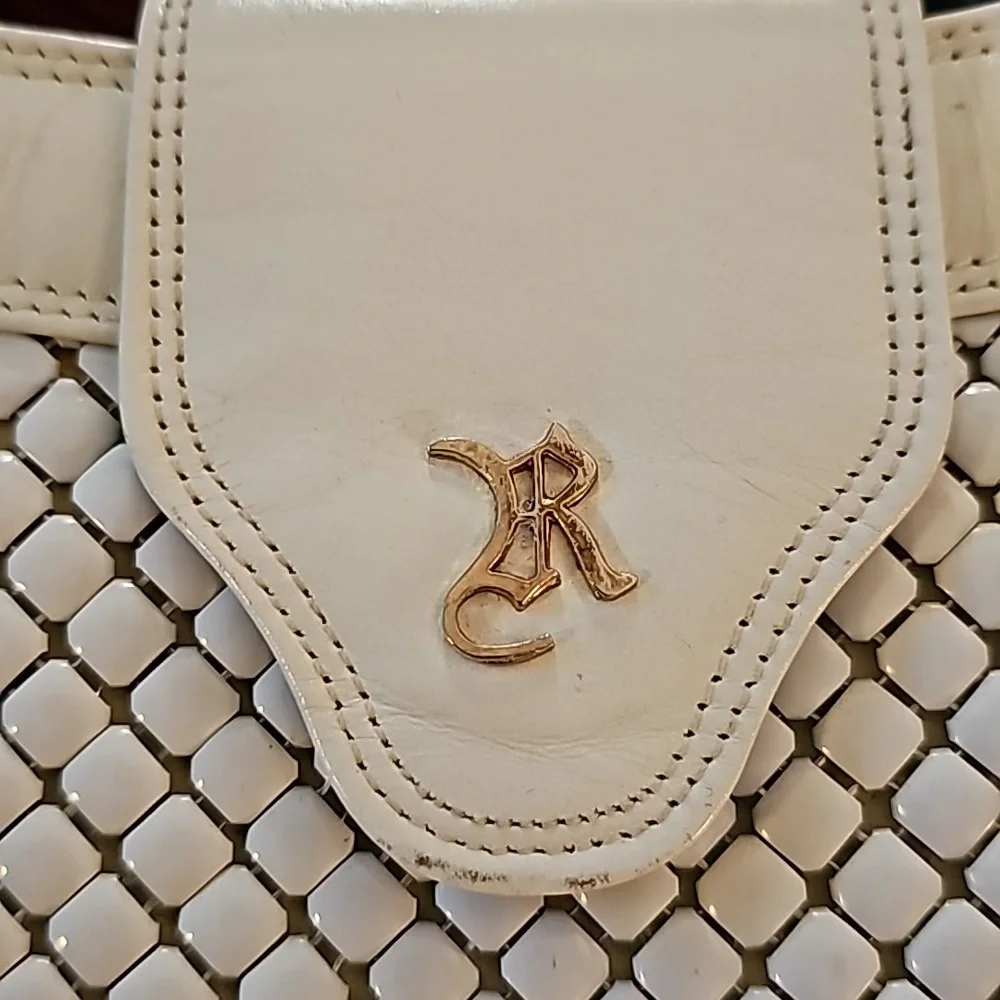 White R Purse - Chain Mail - Picture 16 of 16